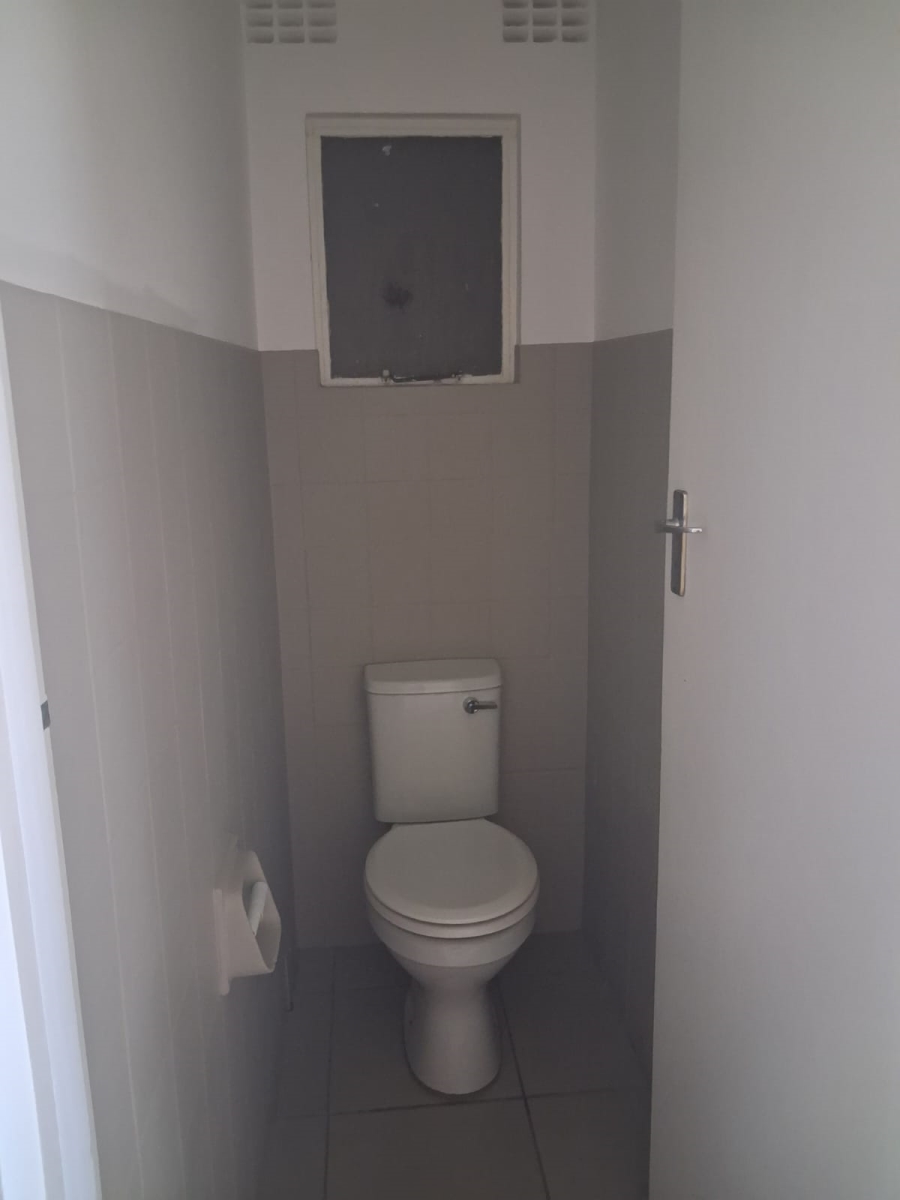 To Let 2 Bedroom Property for Rent in Cambridge West Eastern Cape